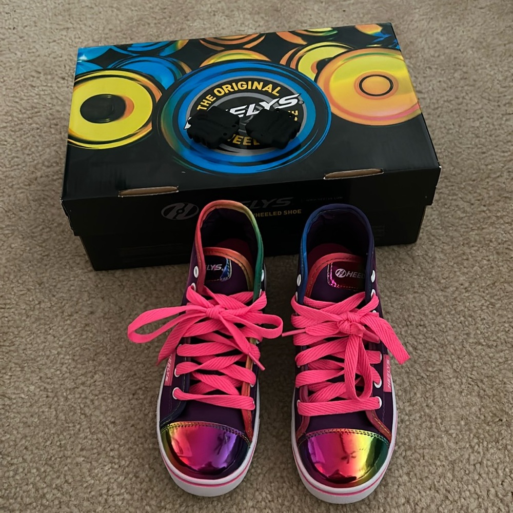 Girls heelys